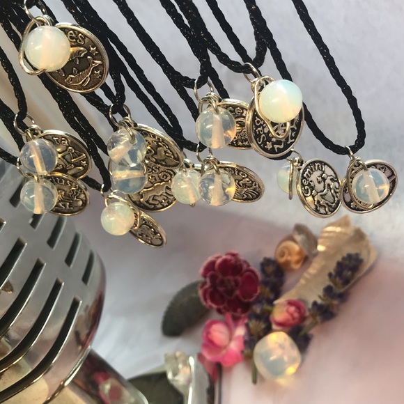 HP! 🥳 ZODIAC MOONSTONE NECKLACE — WATER 💙 - Picture 2 of 11